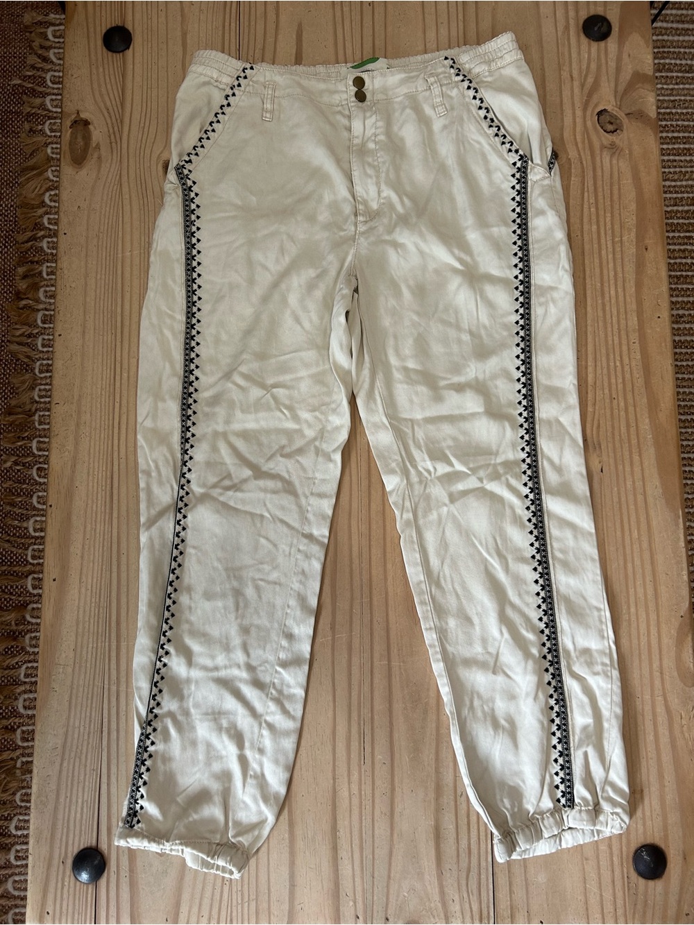 Anthropologie Women’s Cream Elastic Double Snap Pants with Black Side Embroidery
